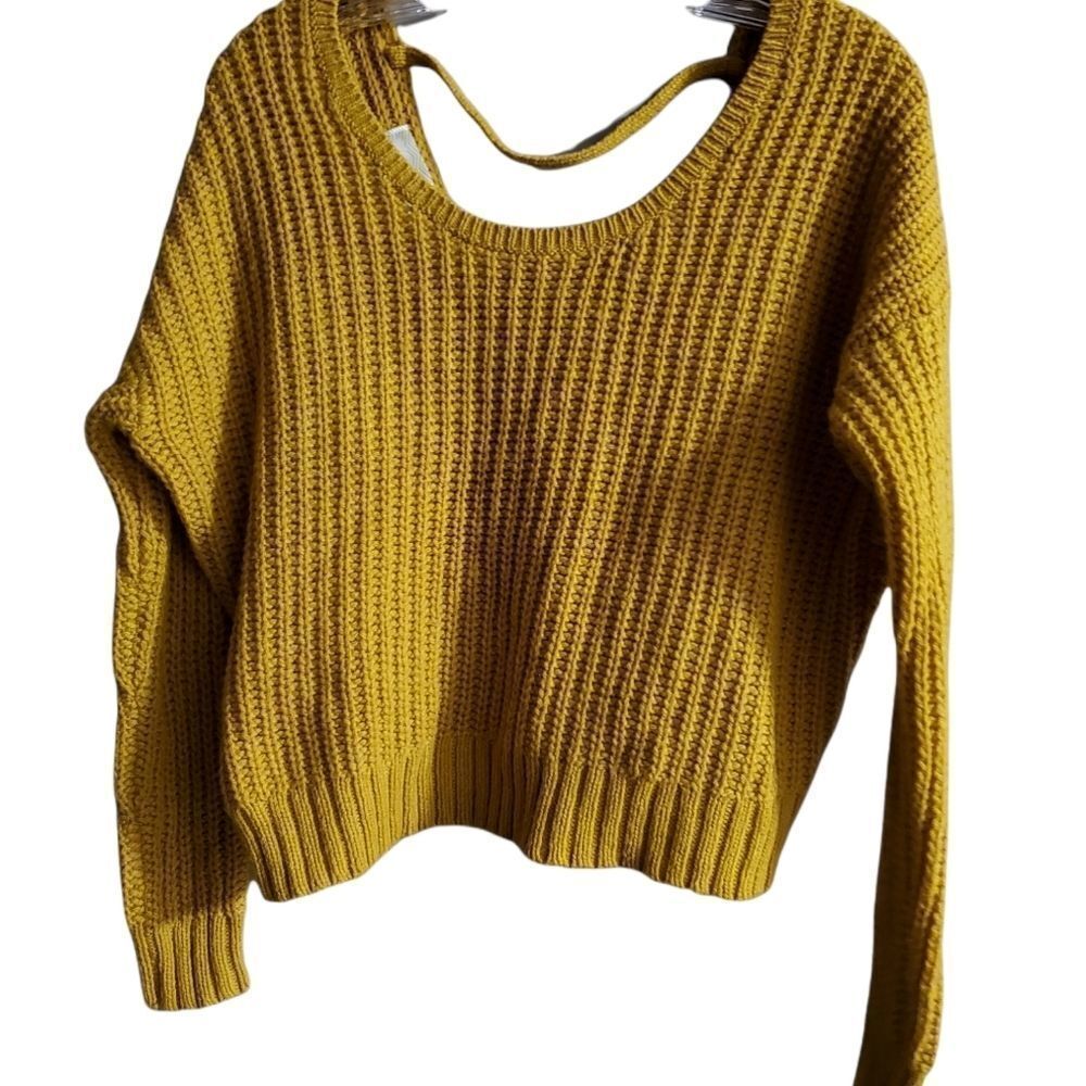 Ruby Moon Front Twist Sweater Crop Top• Medium